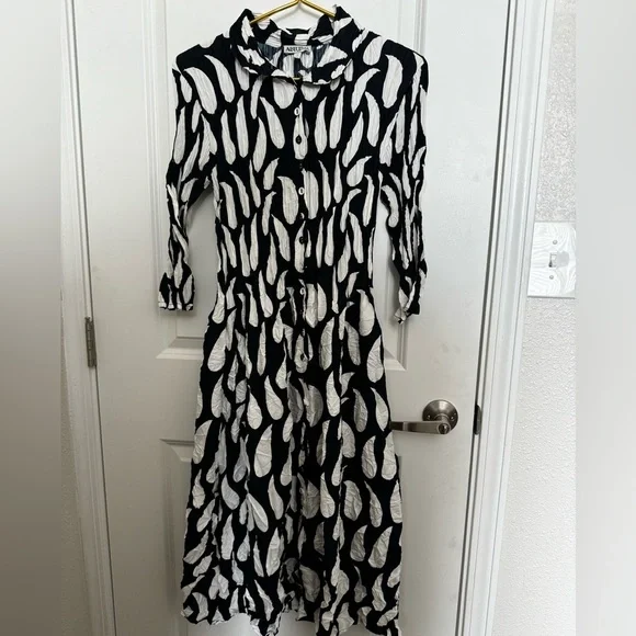 AlQuema Smash Nehru Collar Coat Dress Navy with White Ink Droplet - Picture 4 of 11